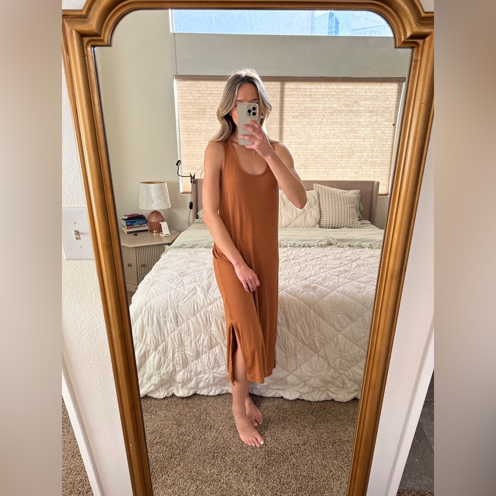 Old Navy flowy dress // brown